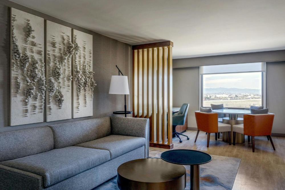 One-Bedroom Luxury King Suite interior